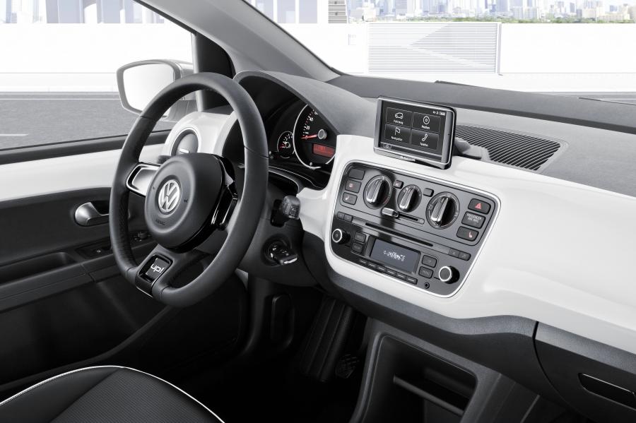 Volkswagen up! 2011 года  (фото 34 из 173)